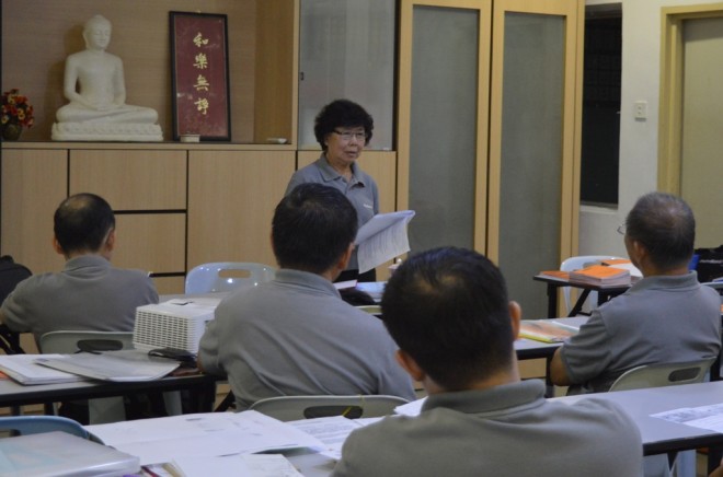 Sis. Siew Chin spoke on the virtues of the Buddha.  