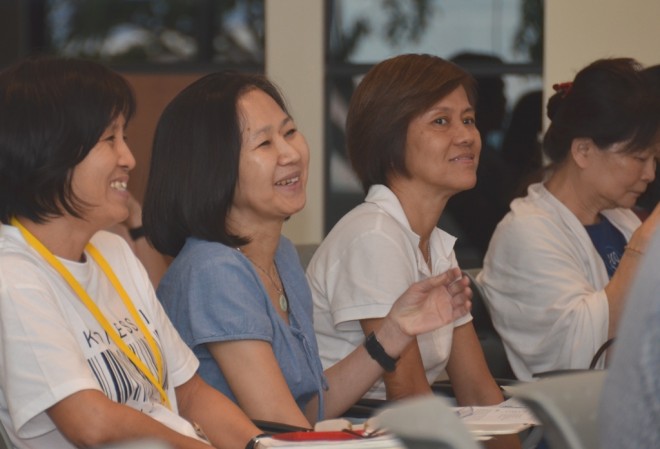BPS 303 participants learn about the development of the Tipitaka.