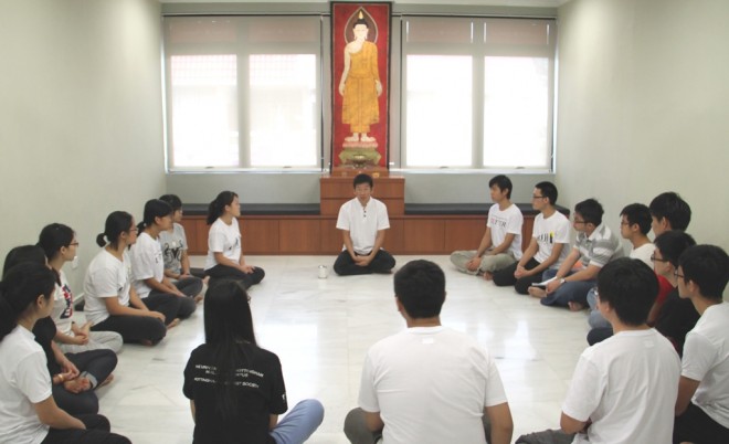 Dhamma-sharing with Bro. Tan.