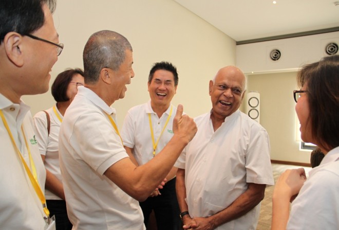Achariya Vijaya meet up with Buddhist Fellowship Singapore members after his talk.