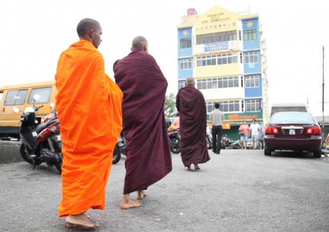 ‘Pindacāra’ in Seri Kembangan this morning, with merits dedicated to the late Ajahn Chah.
