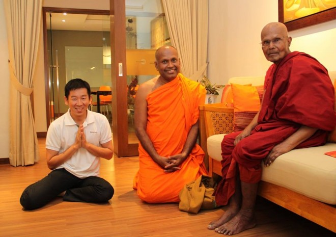 Ven. Saranankara came to visit despite his busy schedule and having just returned from Sri Lanka.