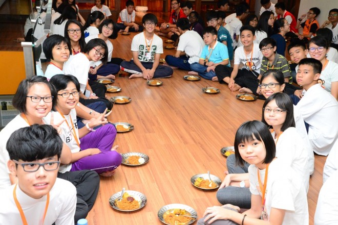 Communal meals help to strengthen ties and foster friendships.