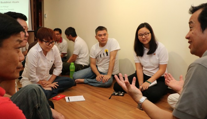 Group discussions after the talk.