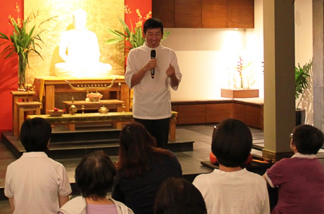 Bro. Tan sharing the story of King Dutthagamani who was instrumental in the development of Buddhism in Sri Lanka.