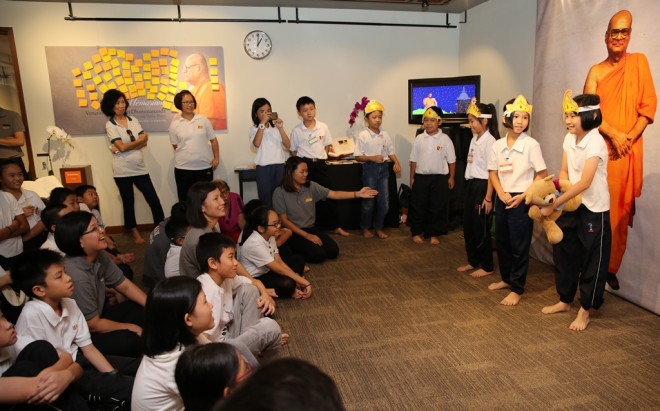 Lively children's activities at the exhibition.