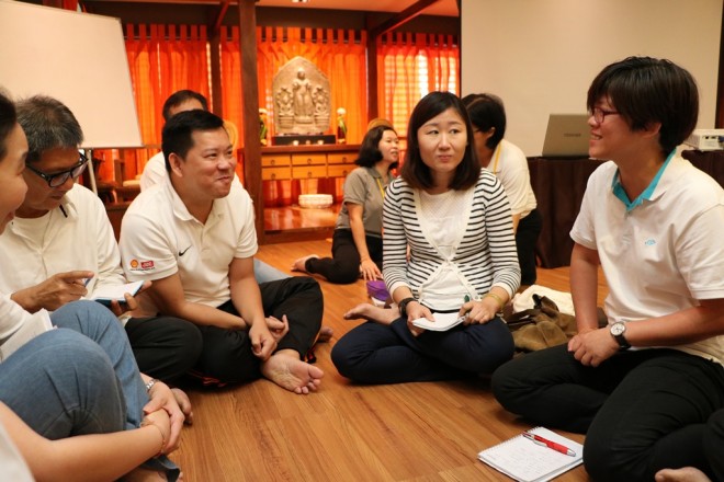 Plenty to discuss after an interesting Dhamma talk.