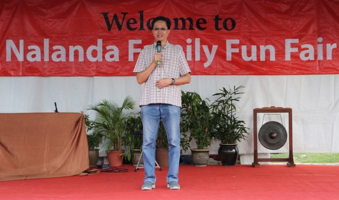 Dato' Teng expressed amazement at the huge crowd that turned up for the ‘Family Fun Fair’.