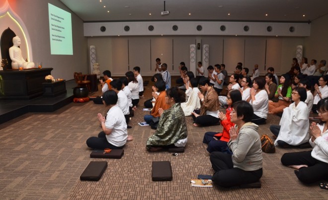 Bro. Tan leading the recitation of ‘Dhammacakkappavattana Sutta’