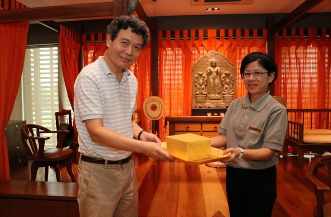 Presenting a gift to Bro. Benny Liow.