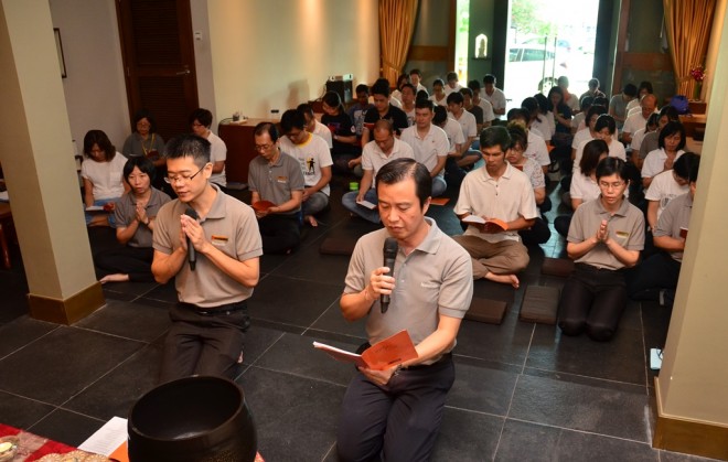 Bro. Choong Li and Wilson leading the chanting. 