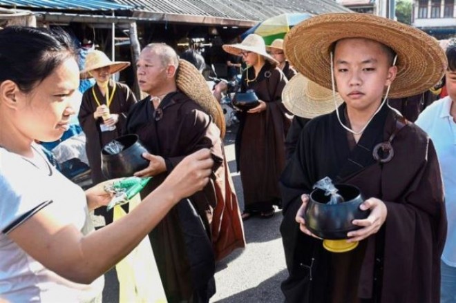 Temporary novices experience the taste of renunciation and the happiness of spiritual life.