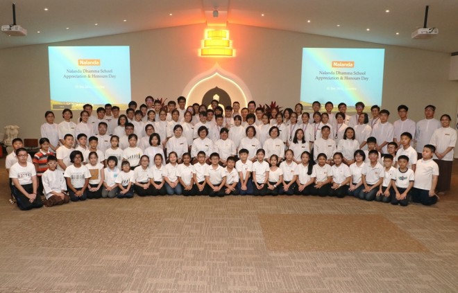 The Nalanda Dhamma School community on 31 December 2016.