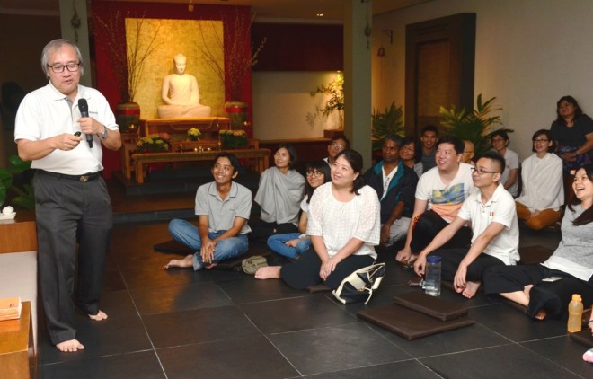 Bro. Ananda shared stories of eminent disciples in a series of talks on Wednesdays.