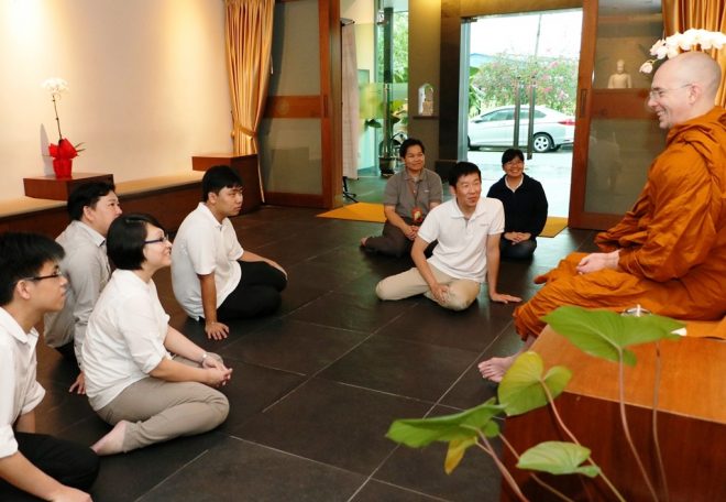 Nalandians welcoming Ajahn Buddharakkhita to Nalanda Centre Sri Serdang.